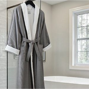 NWOT! Black & white Frette robe - so cozy!